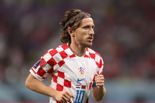 DOHA, QATAR - DECEMBER 17: Luka Modric of Croatia during the FIFA World Cup Qatar 2022 3rd Place match between Croatia and Morocco at Khalifa International Stadium on December 17, 2022 in Doha, Qatar. (Photo by Alex Pantling/Getty Images) Croazia-Spagna, probabili formazioni: titolare Brozovic, De la Fuente con Morata- immagine 2