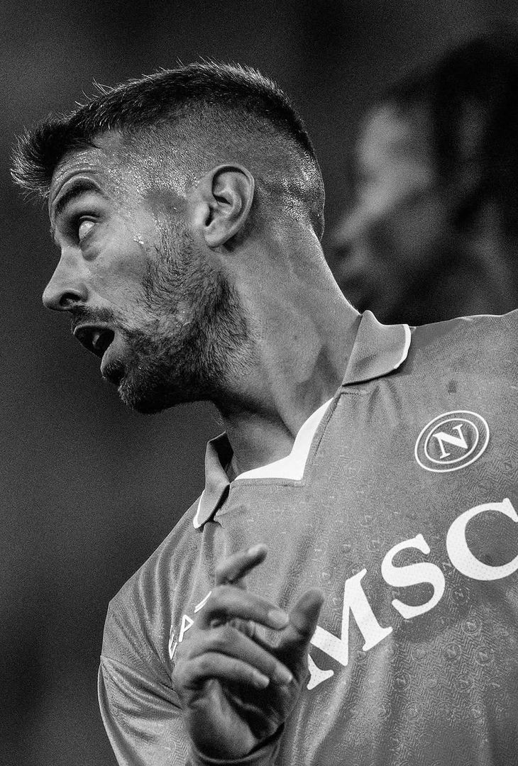 GALLERY Solidità, la caratteristica del Napoli di Conte: i suggestivi scatti - immagine 3