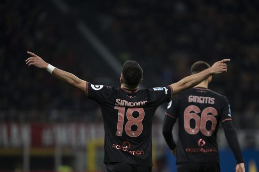 MILAN, ITALY - MARCH 21: Giovanni Simeone of Torino FC celebrates a goal during the Serie A match between AC Milan and Torino FC at Giuseppe Meazza Stadium on March 21, 2026 in Milan, Italy. (Photo by Stefano Guidi - Torino FC/Torino FC 1906 via Getty Images) Toro, Simeone vive il suo momento perfetto. Ma il futuro…- immagine 4