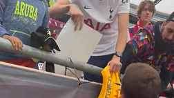 North London derby alle porte, Turner si rifiuta di firmare una maglia del Tottenham