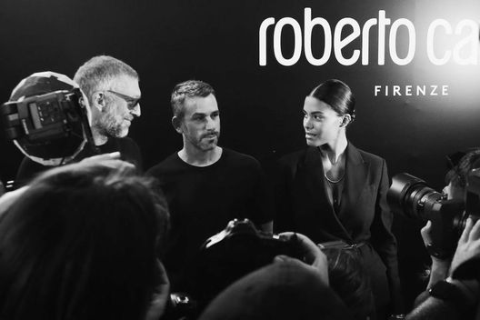 Addio a Roberto Cavalli, post Fiorentina: “Icona della moda e tifoso viola”- immagine 2