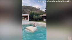 VIDEO / Ibra, rovesciata perfetta in piscina: che gol!