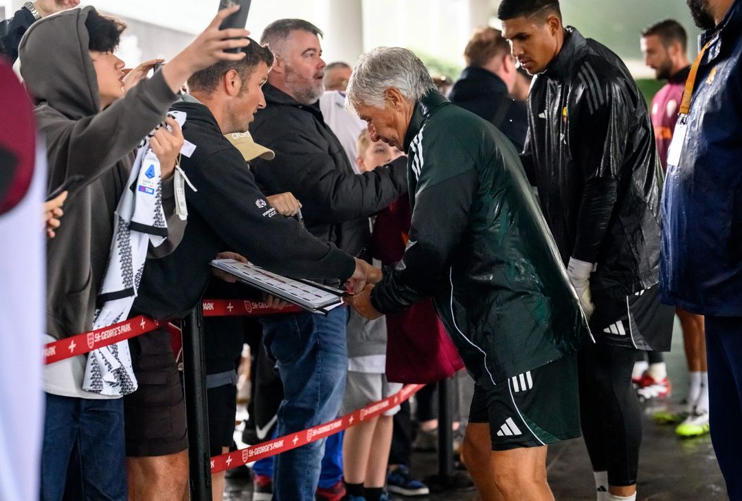 Roma, la seduta pomeridiana aperta ai tifosi al St. George’s Park – FOTO GALLERY - immagine 3