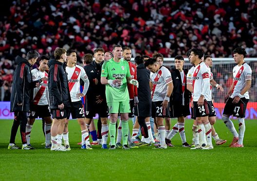 Buenos Aires, Argentina - 27 luglio 2025: Giocatori del River Plate dopo il pareggio contro San Lorenzo. (Foto di Marcelo Endelli/Getty Images) Campionato Argentino, otto partite sono finite 0-0: è record storico- immagine 3