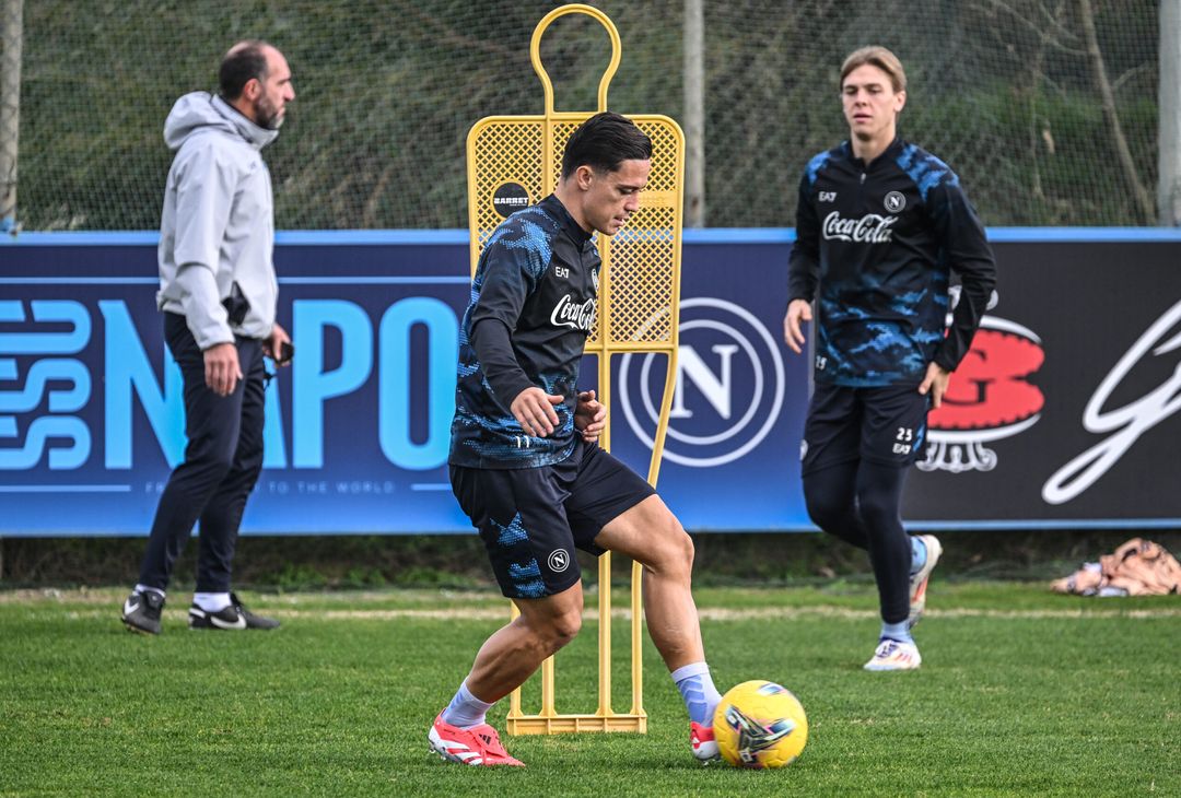 Allenamento a Castel Volturno agli ordini di Conte