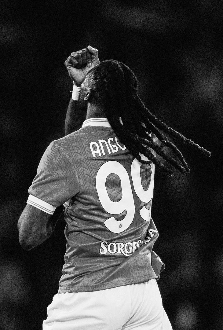 La tenacia del Napoli di Conte: i suggestivi scatti in bianco e nero – LA GALLERY - immagine 13