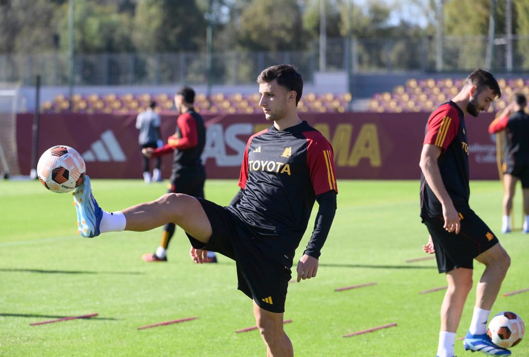 Roma, la rifinitura alla vigilia del match con lo Slavia – FOTO GALLERY - immagine 12