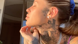 VIDEO / Zoe Cristofoli baciata dal sole. Lady Hernandez in super forma: décolleté da paura