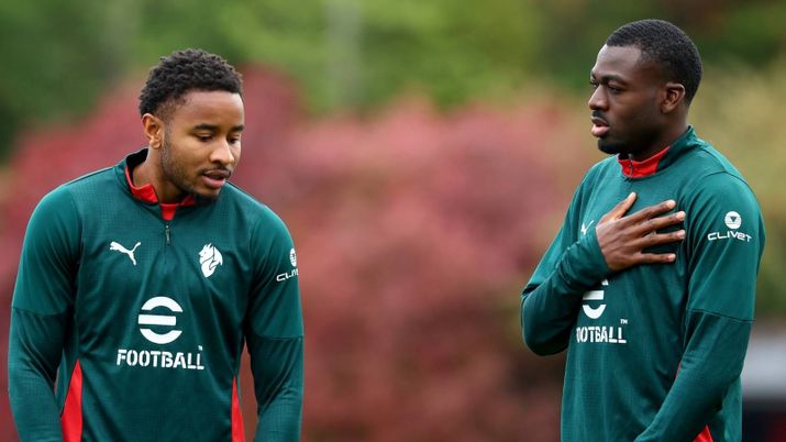 Christopher Nkunku (attaccante AC Milan), qui durante una seduta di allenamento con i rossoneri a Milanello | Milan News (Getty Images) Milan snobbato dai Mondiali 2026: il verdetto ufficiale che certifica gli errori e limita il mercato estivo