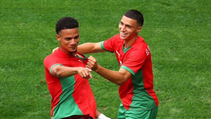 NICE, FRANCE - JULY 30: Amir Richardson #18 of Team Morocco celebrates scoring his team's first goal with teammate Bilal El Khannouss during the Men's group B match between Morocco and Iraq during the Olympic Games Paris 2024 at Stade de Nice on July 30, 2024 in Nice, France. (Photo by Marc Atkins/Getty Images) UFFICIALE – Amir Richardson è un nuovo giocatore della Fiorentina: il comunicato - immagine 1