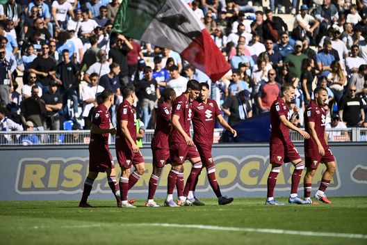 ROME, ITALY - OCTOBER 4: Giovanni Simeone of Torino FC celebrates a goal during the Serie A match between SS Lazio and Torino FC at Stadio Olimpico on October 4, 2025 in Rome, Italy. (Photo by Stefano Guidi/Torino FC 1906 via Getty Images)
