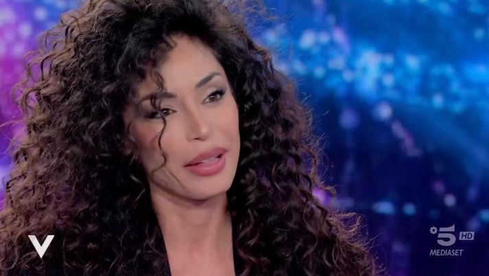 Raffaella Fico: “Sì, sono incinta. Quello che provo per Izzo non l’ho mai provato per nessuno” Raffaella Fico: “Sì, sono incinta. Quello che provo per Izzo non l’ho mai provato per nessuno” - immagine 1