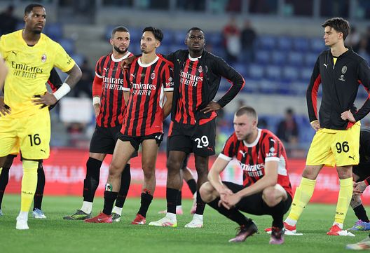Roma, Italia - 14 maggio 2025: La delusoone dei giocatori del Milan dopo aver perso la finale di Coppa Italia. (Foto di Claudio Villa/AC Milan via Getty Images)