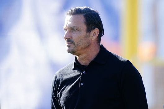 CARATE BRIANZA, ITALY - OCTOBER 26: Massimo Oddo head coach of Milan Futuro looks during warm up prior the match of serie D between Folgore Caratese and Milan Futuro at Sport Italia Village on October 26, 2025 in Carate Brianza, Italy. (Photo by Pier Marco Tacca/AC Milan via Getty Images) milan-futuro-oltrepo-massimo-oddo-serie-d-parole-dichiarazioni