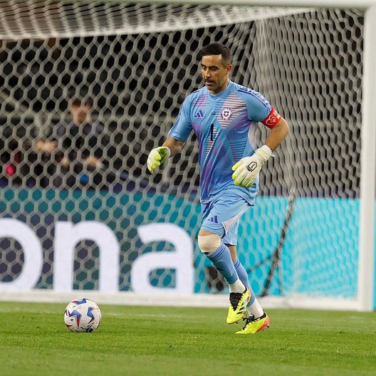 Cile, Claudio Bravo batte il record di longevità della Copa América- immagine 2