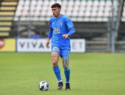 CASTEL DI SANGRO, ITALY - SEPTEMBER 26: Matteo Ruggeri of Italy U21 in action during the International Friendly Match between Italy U21 and Japan U21 at Stadio Teofilo Patini on September 26, 2022 in Castel di Sangro, Italy. (Photo by Giuseppe Bellini/Getty Images) Caos anche in Under 21. Rissa e pugni tra Nasti e Ruggeri- immagine 2
