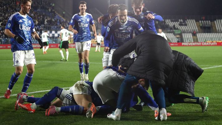 Serie A, Como-Sassuolo 2-0: Douvikas-Alberto Moreno, Fabregas aggancia l’Inter - immagine 1