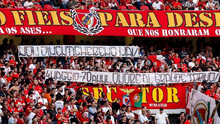 Superga, gli striscioni di Benfica e Fiorentina in ricordo del Grande Torino- immagine 1