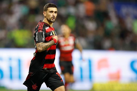 Sao Paulo, Brasile - 25 maggio 2025: Giorgian De Arrascaeta esulta dopo aver segnato contro il Palmeiras. (Foto di Miguel Schincariol/Getty Images) Los Angeles FC-Flamengo, dove vedere il match in tv e streaming live- immagine 3