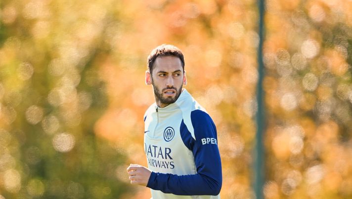 Calhanoglu all’esame Gilmour. Lo scorso anno Conte lo fece marcare stretto, con Chivu… - immagine 1