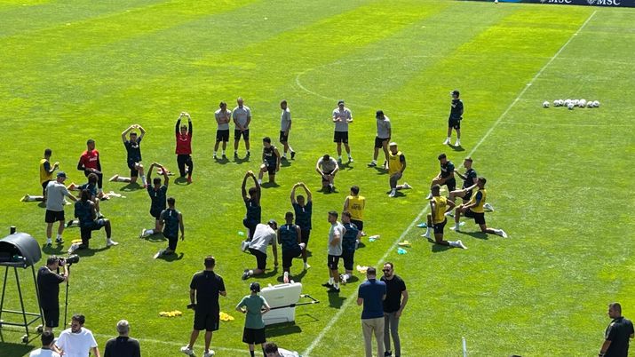 Castel di Sangro Day 4: Conte prova gli schemi su calcio da fermo. Stasera l’amichevole Castel di Sangro Day 4: Conte prova gli schemi su calcio da fermo. Stasera l’amichevole - immagine 1