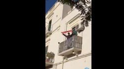 VIDEO / Sylvester Stallone con la sciarpa del Bari