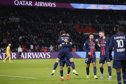 João Nevesdel Paris Saint-Germain esulta dopo il gol segnato al Tolosa (Foto di Catherine Steenkeste/Getty Images for Qatar Airways) Psg