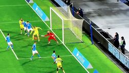 Napoli-Verona 0-1, scaligeri avanti con un clamoroso gol di tacco di Frese – VIDEO