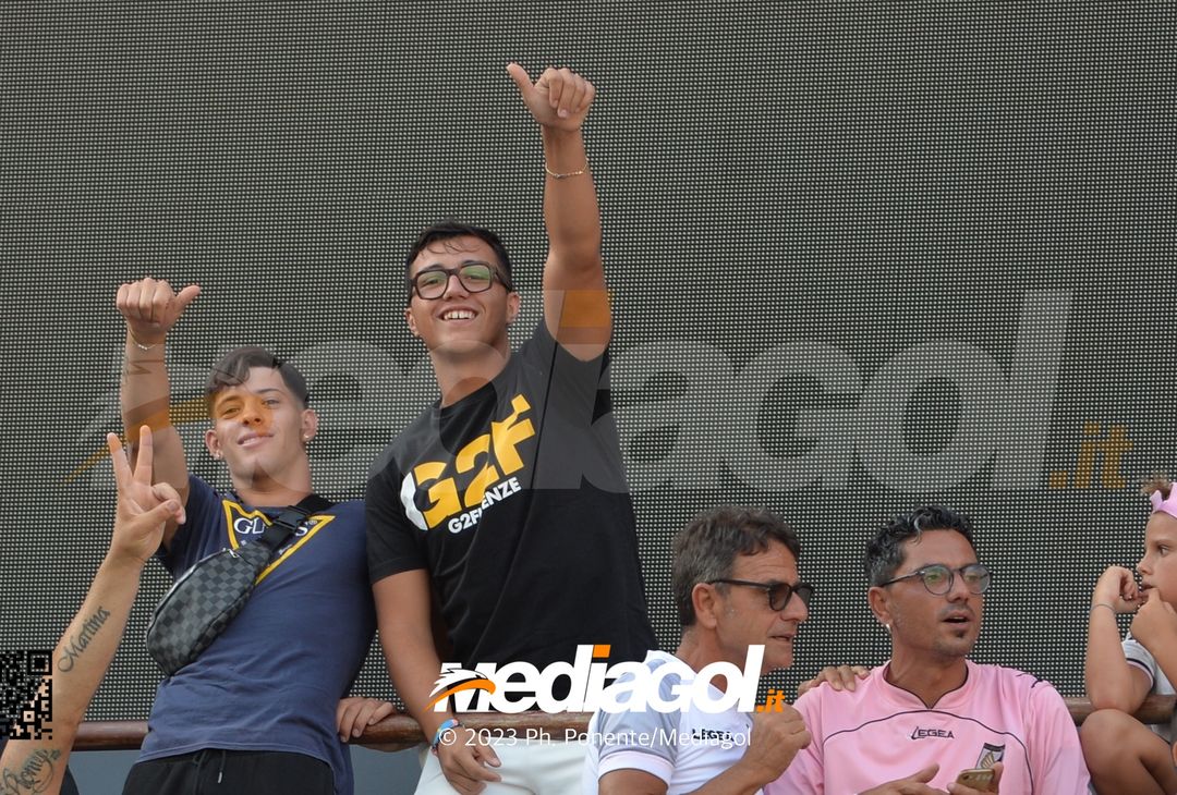 FOTOTIFO Palermo-Feralpisalò 3-0, gli scatti ai tifosi al “Renzo Barbera” (GALLERY) - immagine 86