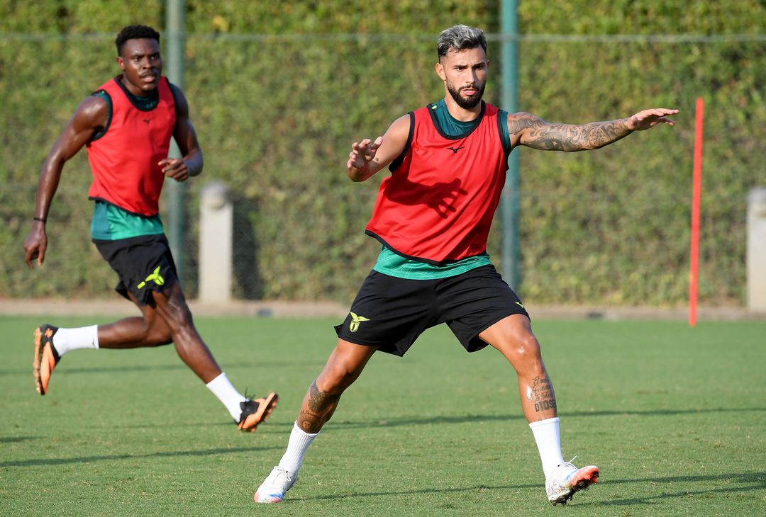 Dele-Bashiru e Castellanos