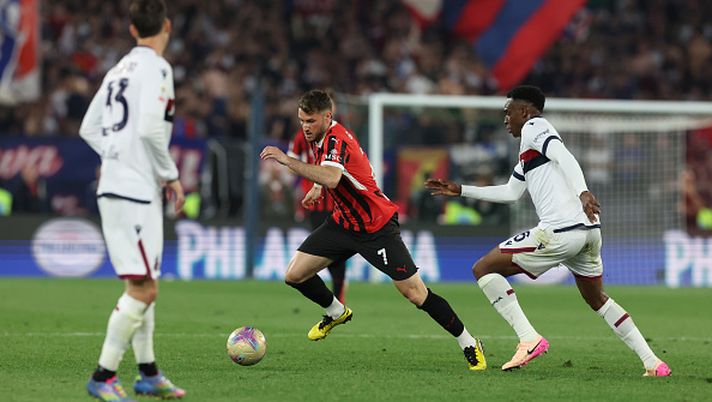 ROME, ITALY - MAY 14:  Santiago Gimenez AC Milan in action during the Coppa Italia Final match between AC Milan and Bologna at Stadio Olimpico on May 14, 2025 in Rome, Italy. (Photo by Claudio Villa/AC Milan via Getty Images)  Gimenez Castro