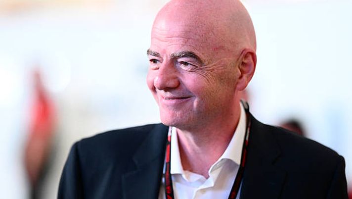 Gianni Infantino, presidente FIFA. (Foto di Clive Mason/Getty Images) L’annuncio del presidente FIFA Infantino: “A breve potrebbe cambiare la regola del fuorigioco” - immagine 1