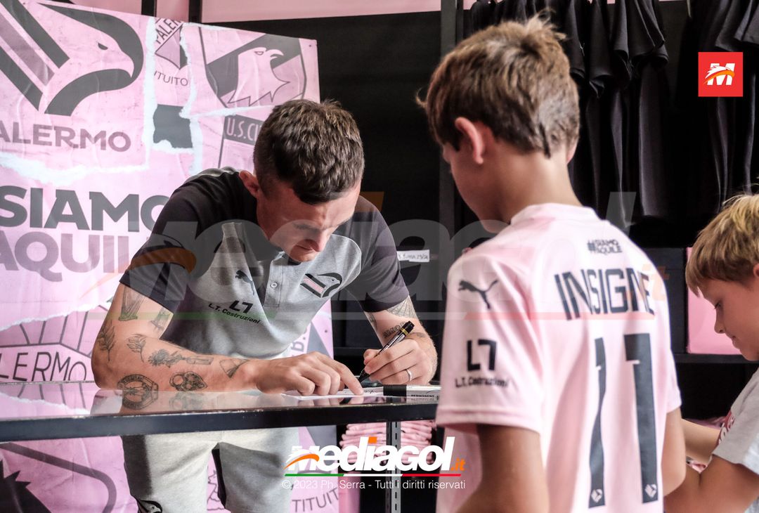 FOTO PALERMO: Liam Henderson incontra i tifosi allo Store Ufficiale (GALLERY) - immagine 42