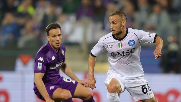 FLORENCE, ITALY - MAY 19: Stanislav Lobotka of SSC Napoli in action during the Serie A TIM match between ACF Fiorentina and SSC Napoli at Stadio Artemio Franchi on May 19, 2024 in Florence, Italy.(Photo by Gabriele Maltinti/Getty Images) Serie A, Fiorentina-Napoli 2-2: i partenopei si allontanano dall’Europa - immagine 1