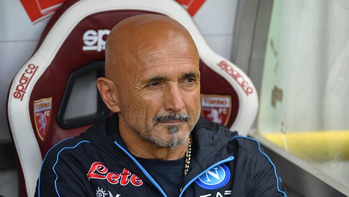 TURIN, ITALY - MAY 07: SSC Napoli head coach Luciano Spalletti looks on during the Serie A match between Torino FC and SSC Napoli at Stadio Olimpico di Torino on May 7, 2022 in Turin, Italy. (Photo by Valerio Pennicino/Getty Images)