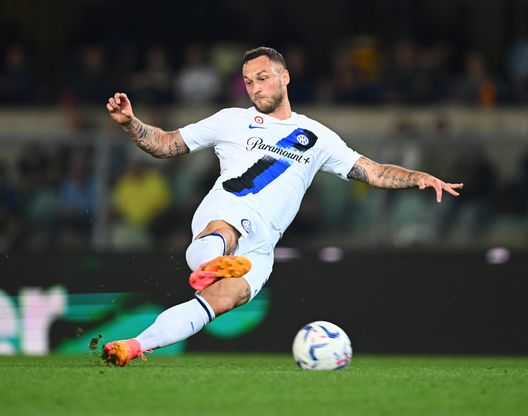 VERONA, ITALY - MAY 26: Marko Arnautovic of FC Internazionale scores the goal during the Serie A TIM match between Hellas Verona FC and FC Internazionale at Stadio Marcantonio Bentegodi on May 26, 2024 in Verona, Italy. (Photo by Mattia Ozbot - Inter/Inter via Getty Images) Arnautovic chiude alla Fiorentina: “Rimarrò all’Inter un altro anno”- immagine 2