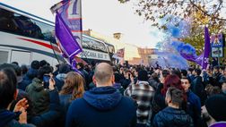 VIDEO VN – Onda viola per la partenza della squadra. Il pullman si fa strada