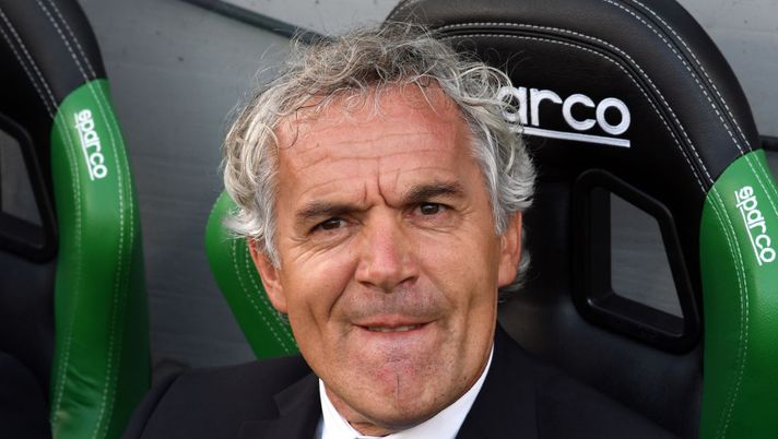 REGGIO NELL'EMILIA, ITALY - SEPTEMBER 24: Roberto Donadon,i head coach looks on during the Serie A match between US Sassuolo and Bologna FC at Mapei Stadium - Citta' del Tricolore on September 24, 2017 in Reggio nell'Emilia, Italy. (Photo by Alessandro Sabattini/Getty Images) Donadoni Spezia