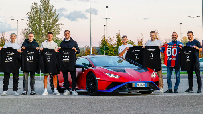 I ragazzi rossoblù in vista alla Lamborghini I ragazzi rossoblù in vista alla Lamborghini - immagine 1