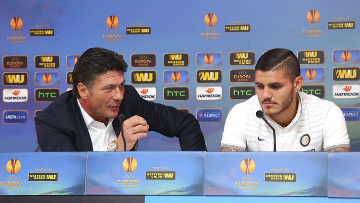 COMO, ITALY - OCTOBER 01: FC Internazionale Milano coach Walter Mazzarri and Mauro Emanuel Icardi speak to the media during a press conference at the club's training ground on October 1, 2014 in Appiano Gentile Como, Italy. (Photo by Marco Luzzani - Inter/Getty Images) Mazzarri: “All’Inter per Moratti. Credevo che questo giocatore potesse far di più” - immagine 1