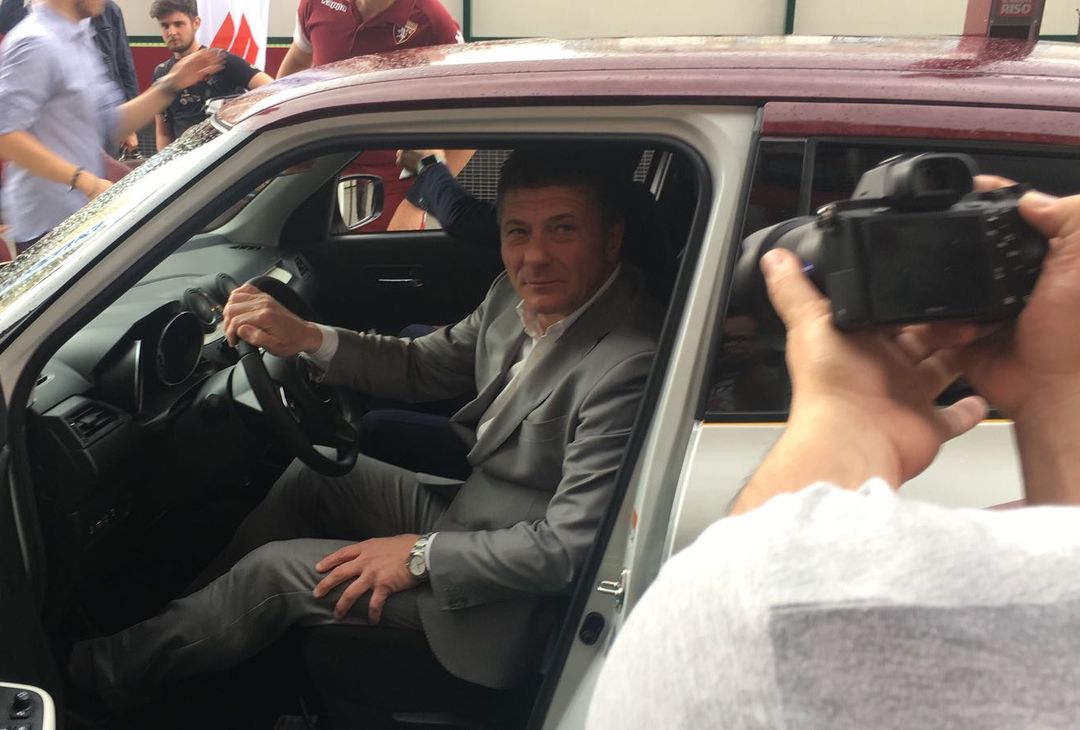 Fotogallery – Toro, entusiasmo al Fila per Mazzarri, Sirigu e Nkoulou - immagine 9