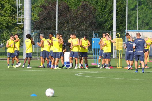 Hellas Verona FC  Verona, i primi allenamenti con Zanetti- immagine 3