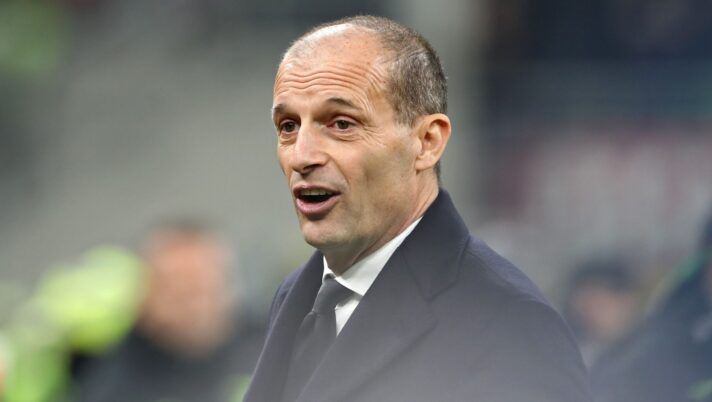 MILAN, ITALY - NOVEMBER 29: AC Milan coach Massimiliano Allegri looks on during the Serie A match between AC Milan and SS Lazio at Giuseppe Meazza Stadium on November 29, 2025 in Milan, Italy. (Photo by Marco Luzzani/Getty Images) Allegri: “La decisione su Leao e Fofana! Come sta Gimenez, su Nkunku, Modric e Pulisic…” - immagine 1