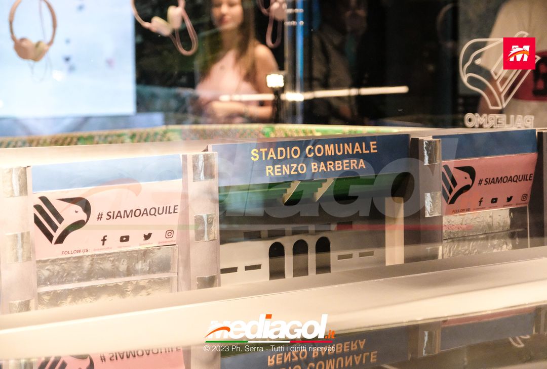 FOTO PALERMO, i tifosi rosanero in tour allo stadio ‘Renzo Barbera’ (GALLERY) - immagine 49