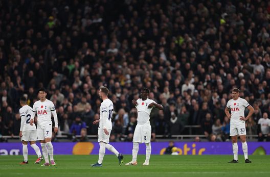 LONDRA, INGHILTERRA - 06 NOVEMBRE: i giocatori del Tottenham reagiscono durante la partita di Premier League tra Tottenham Hotspur e Chelsea FC al Tottenham Hotspur Stadium il 6 novembre 2023 a Londra, in Inghilterra. (Foto di Alex Pantling/Getty Images) Dove vedere Tottenham-Chelsea: la guida completa alla diretta TV e streaming- immagine 2