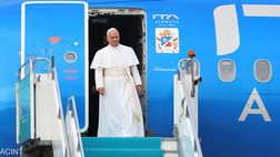 Papa Leone XIV e il siparietto con un bambino: “Tifi Roma? Si certo, gioca oggi eh”