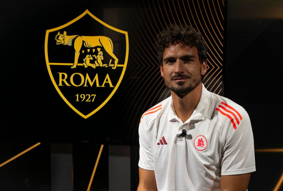 Roma, le prime immagini di Hummels con la maglia giallorossa – FOTO GALLERY - immagine 17