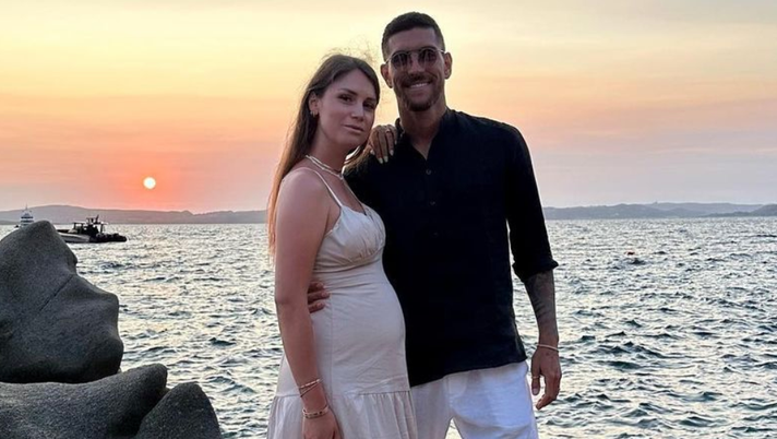 Lorenzo Pellegrini e la sua Veronica in Costa Smeralda: scatti al tramonto - immagine 1