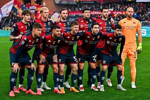GENOA, ITALY - DECEMBER 7: Genoa players pose for a team picture prior to kick-off in the Serie A match between Genoa and Torino at Stadio Luigi Ferraris on December 7, 2024 in Genoa, Italy. (Photo by Simone Arveda/Getty Images)
