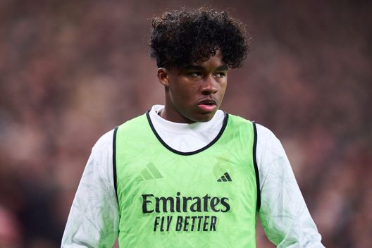 Endrick si scalda al San Mamés. (Foto di Juan Manuel Serrano Arce/Getty Images) Real Madrid, calvario Endrick: il brasiliano sarà out per altre 10 settimane- immagine 2
